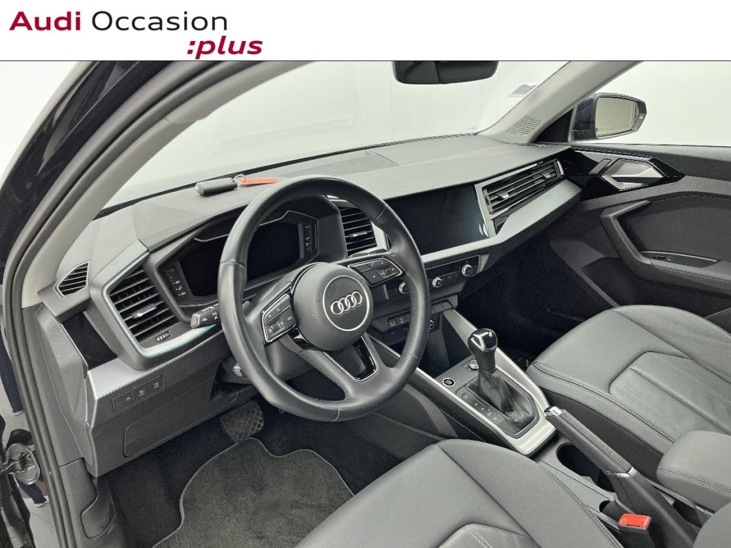 Voitures occasions Audi A1 Sportback Design luxe Rezé