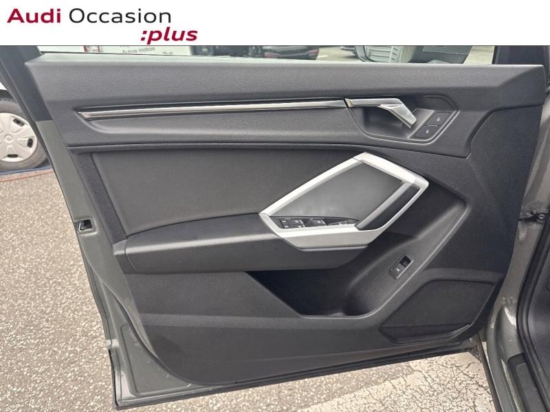 Voitures occasions Audi Q3 Design Lens