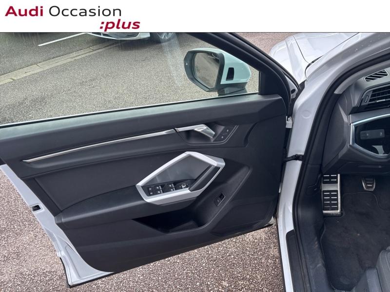 Voitures occasions Audi Q3 Design Lens