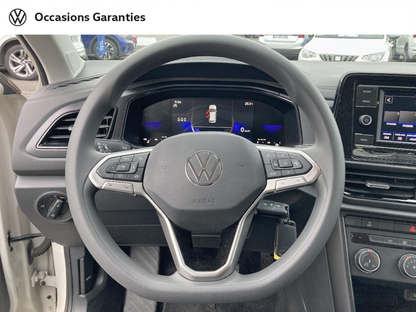 Voitures occasions VOLKSWAGEN T-ROC Base Mozac