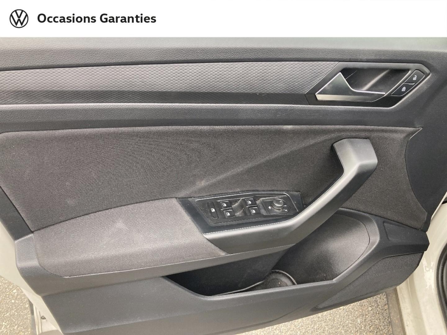 Voitures occasions VOLKSWAGEN T-ROC Base Mozac