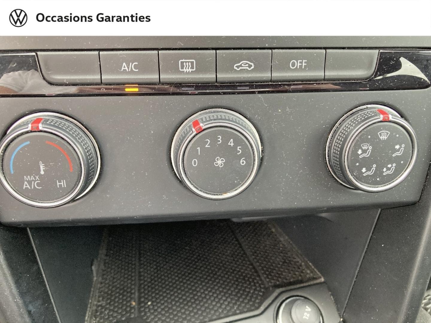 Voitures occasions VOLKSWAGEN T-ROC Base Mozac