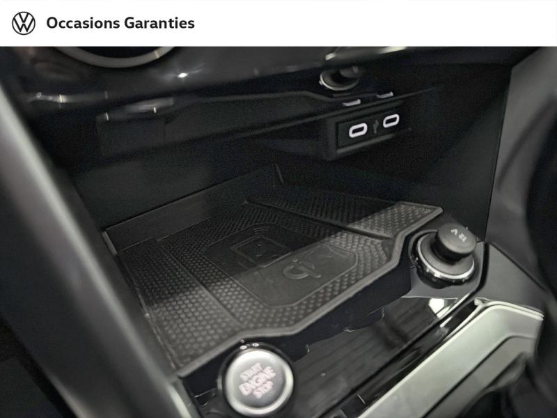 Voitures occasions VOLKSWAGEN T-ROC Active Mozac