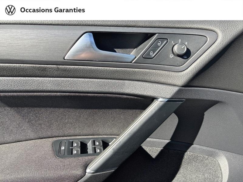 Voitures occasions VOLKSWAGEN GOLF Confortline Business Mozac