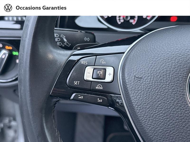 Voitures occasions VOLKSWAGEN GOLF Carat Mozac