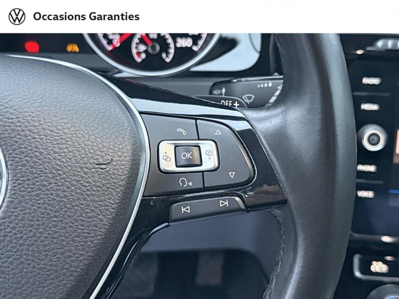 Voitures occasions VOLKSWAGEN GOLF Carat Mozac