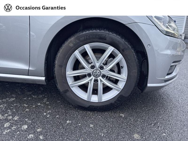 Voitures occasions VOLKSWAGEN GOLF Carat Mozac
