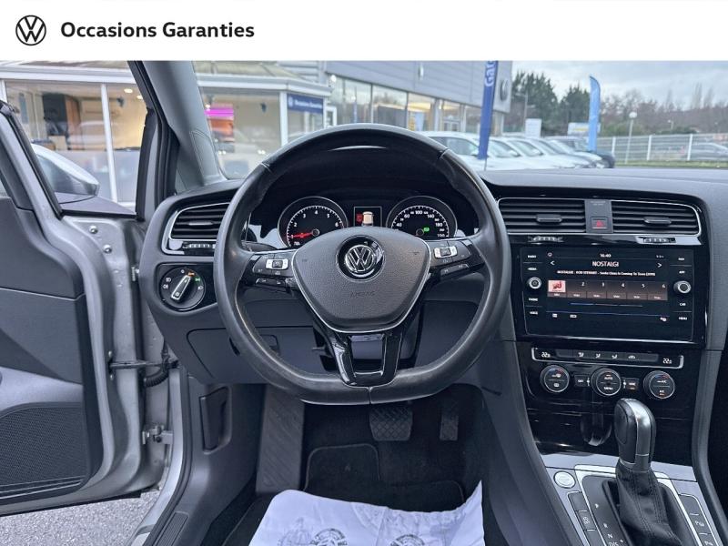Voitures occasions VOLKSWAGEN GOLF Carat Mozac