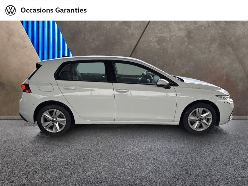 Voitures occasions VOLKSWAGEN GOLF Life 1st Mozac