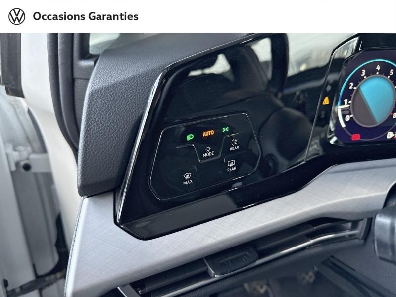 Voitures occasions VOLKSWAGEN GOLF Life 1st Mozac