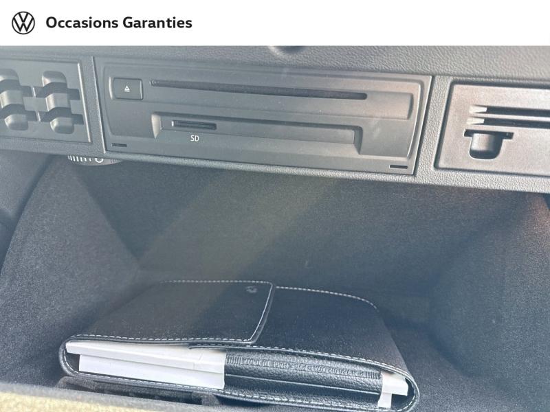 Voitures occasions VOLKSWAGEN GOLF Carat Mozac
