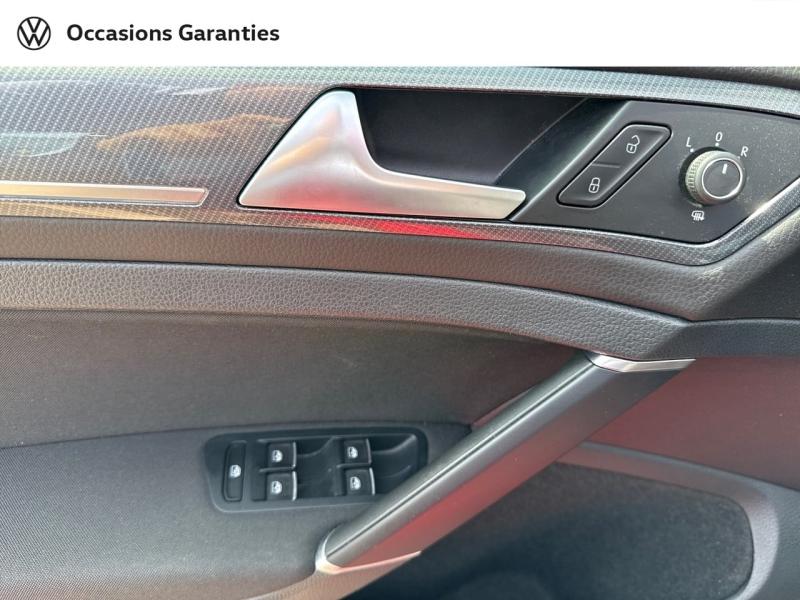 Voitures occasions VOLKSWAGEN GOLF Carat Mozac