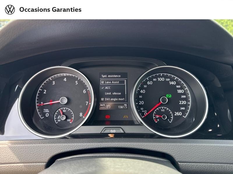 Voitures occasions VOLKSWAGEN GOLF Carat Mozac