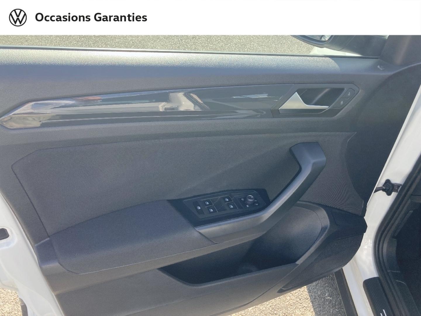 Voitures occasions VOLKSWAGEN T-ROC Carat Mozac