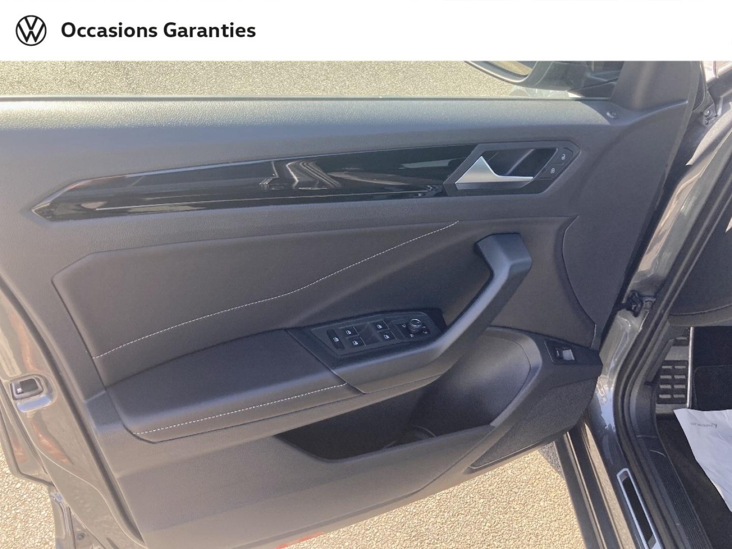 Voitures occasions VOLKSWAGEN T-ROC R-Line Mozac