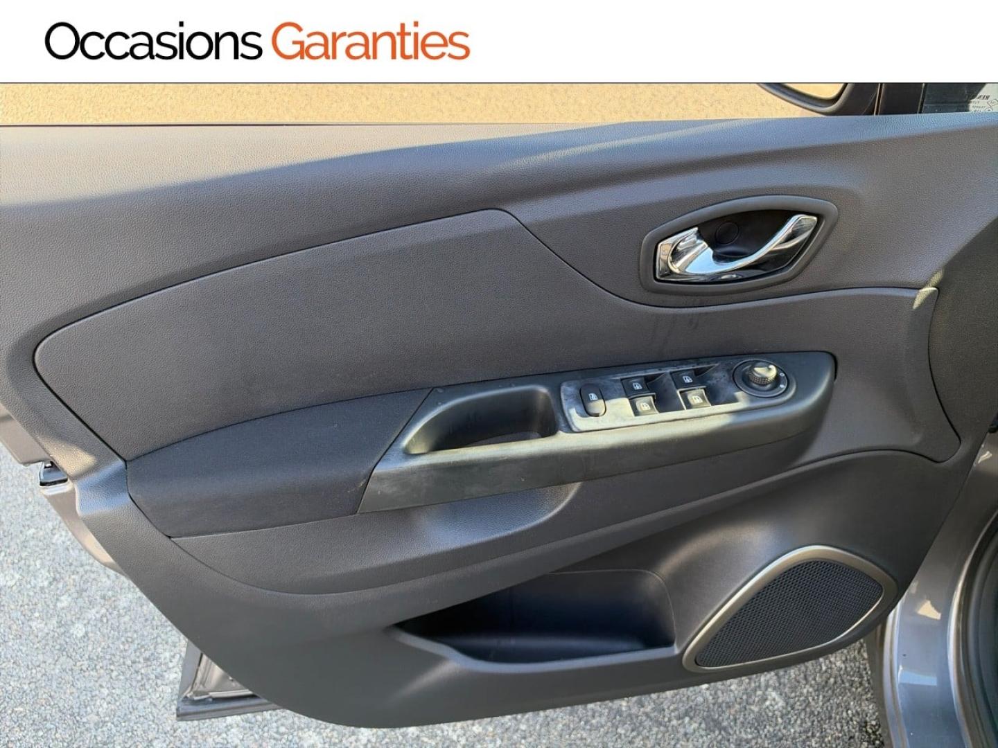 Voitures occasions RENAULT CAPTUR Cool Grey Mozac