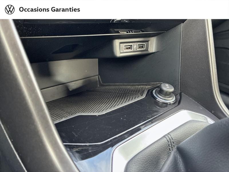 Voitures occasions VOLKSWAGEN T-ROC Lounge Clermont-Ferrand