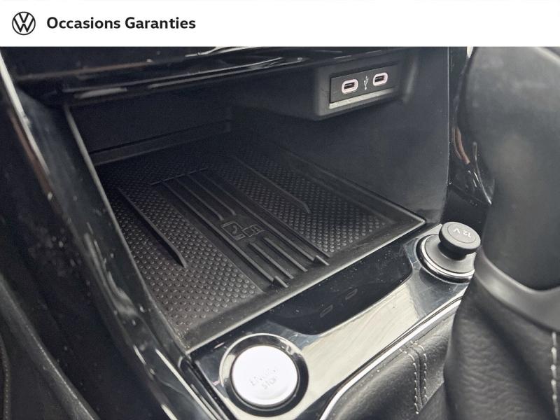 Voitures occasions VOLKSWAGEN T-CROSS R-Line Clermont-Ferrand