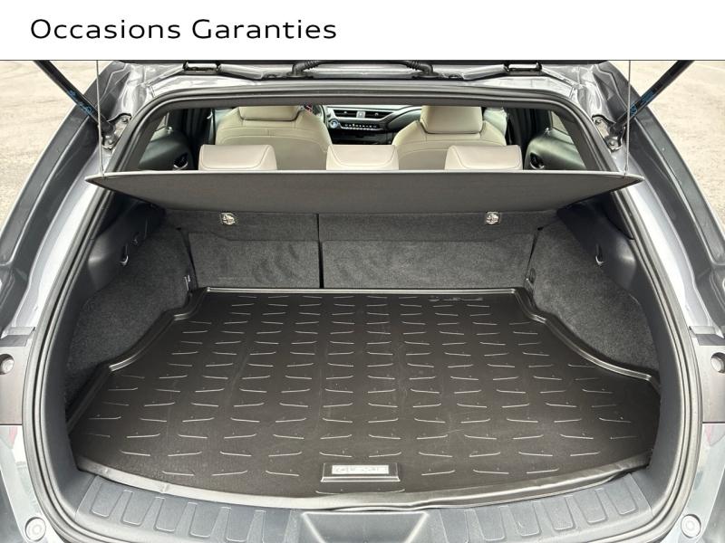 Voitures occasions LEXUS UX Luxe Plus Clermont-Ferrand