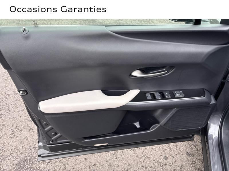 Voitures occasions LEXUS UX Luxe Plus Clermont-Ferrand