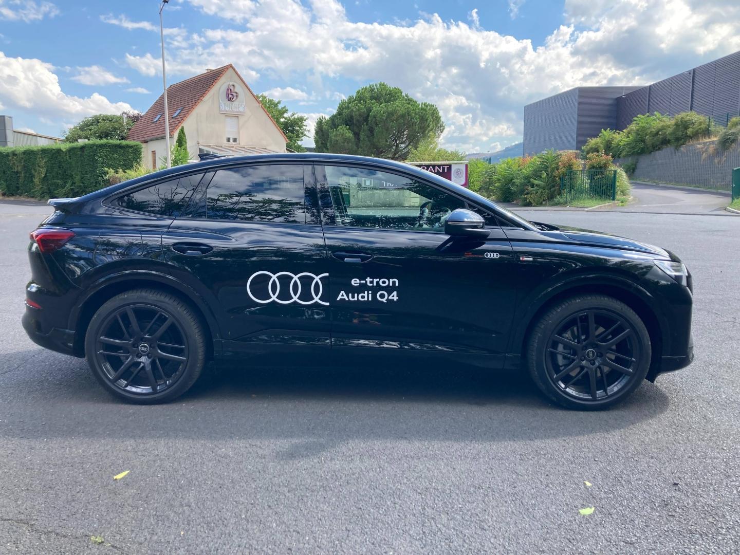 Voitures occasions Audi Q4 Sportback e-tron Base Clermont-Ferrand