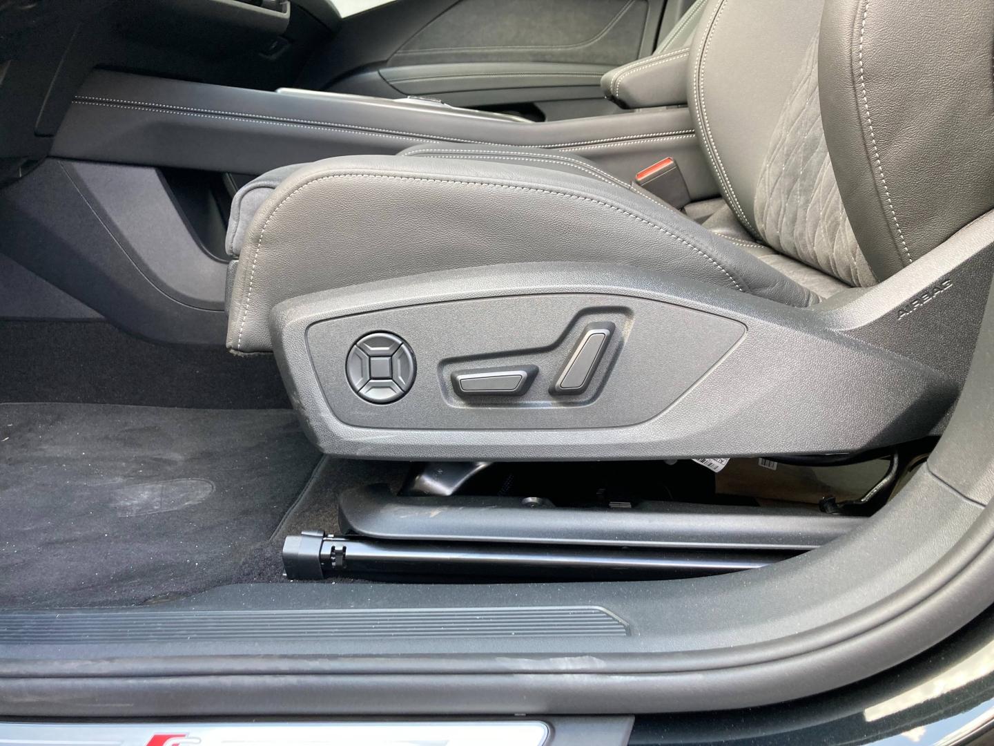 Voitures occasions Audi Q4 Sportback e-tron Base Clermont-Ferrand