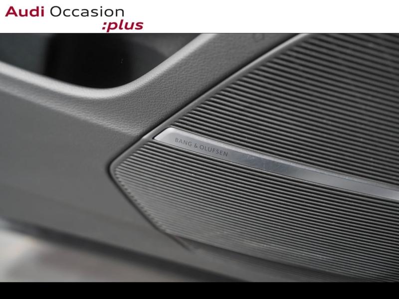 Voitures occasions Audi Q8 S line Paris