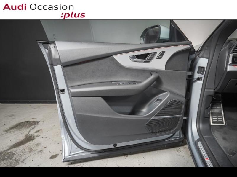 Voitures occasions Audi Q8 S line Paris