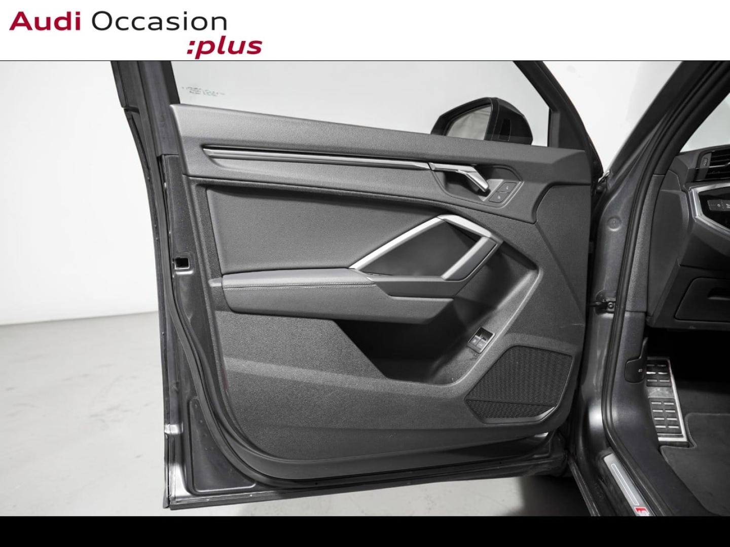 Voitures occasions Audi Q3 S line Paris