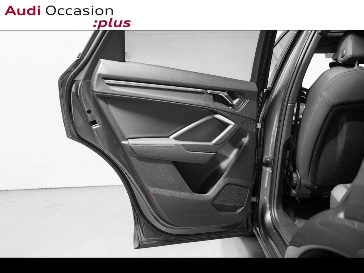 Voitures occasions Audi Q3 S line Paris