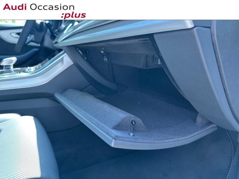 Voitures occasions Audi Q8 S line Paris