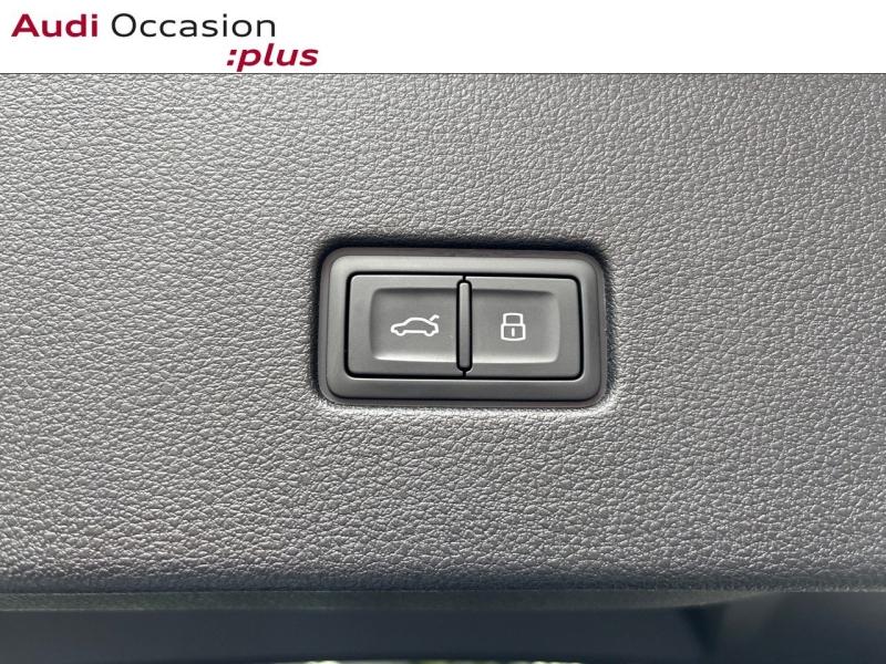 Voitures occasions Audi Q8 S line Paris