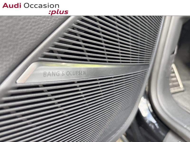 Voitures occasions Audi Q8 S line Paris