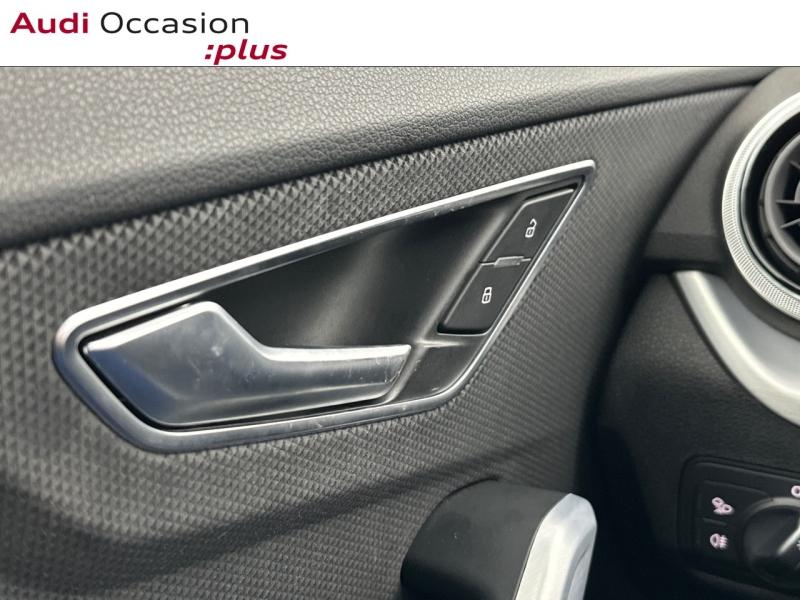 Voitures occasions Audi Q2 S line Paris