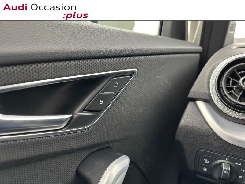 Voitures occasions Audi Q2 S line Paris