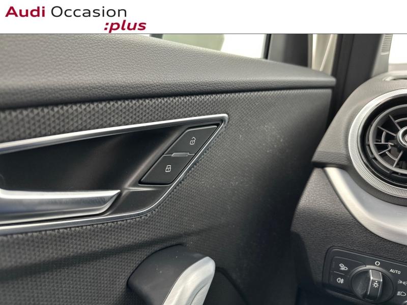 Voitures occasions Audi Q2 S line Paris