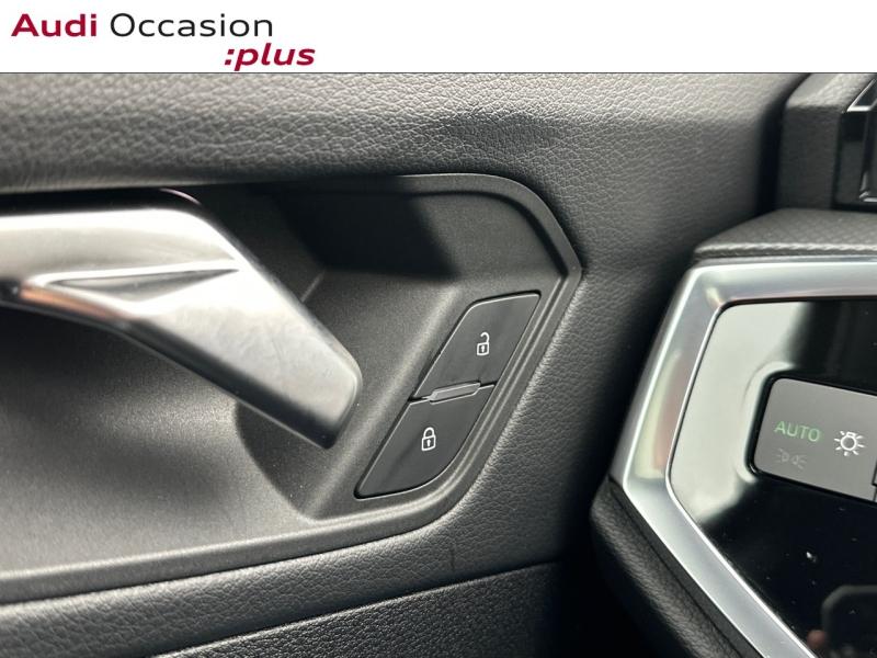 Voitures occasions Audi Q3 Sportback S line Paris