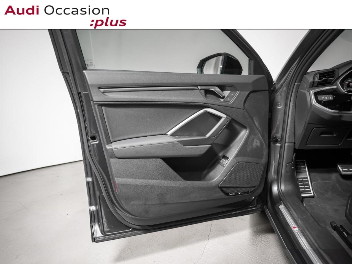 Voitures occasions Audi Q3 Sportback S line Paris