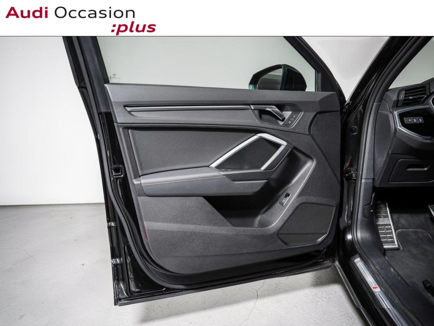 Voitures occasions Audi Q3 Sportback S line Paris