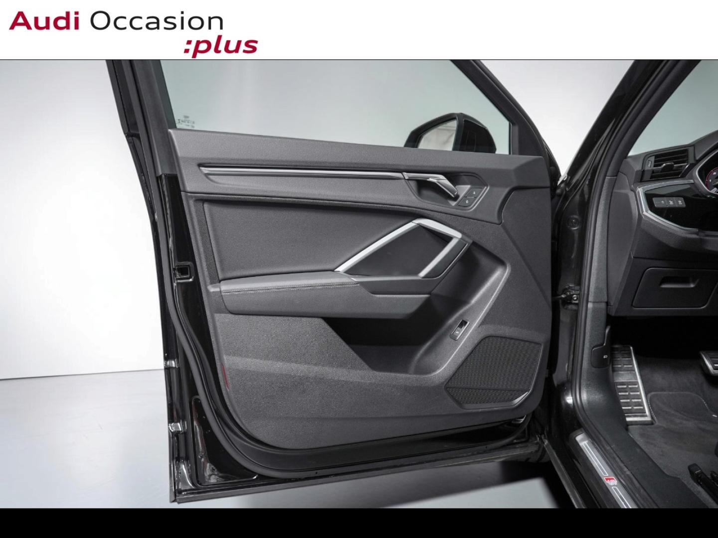 Voitures occasions Audi Q3 Sportback S line Paris