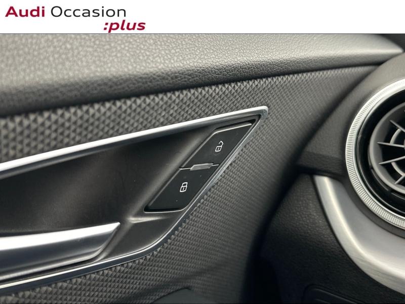 Voitures occasions Audi Q2 S line Paris