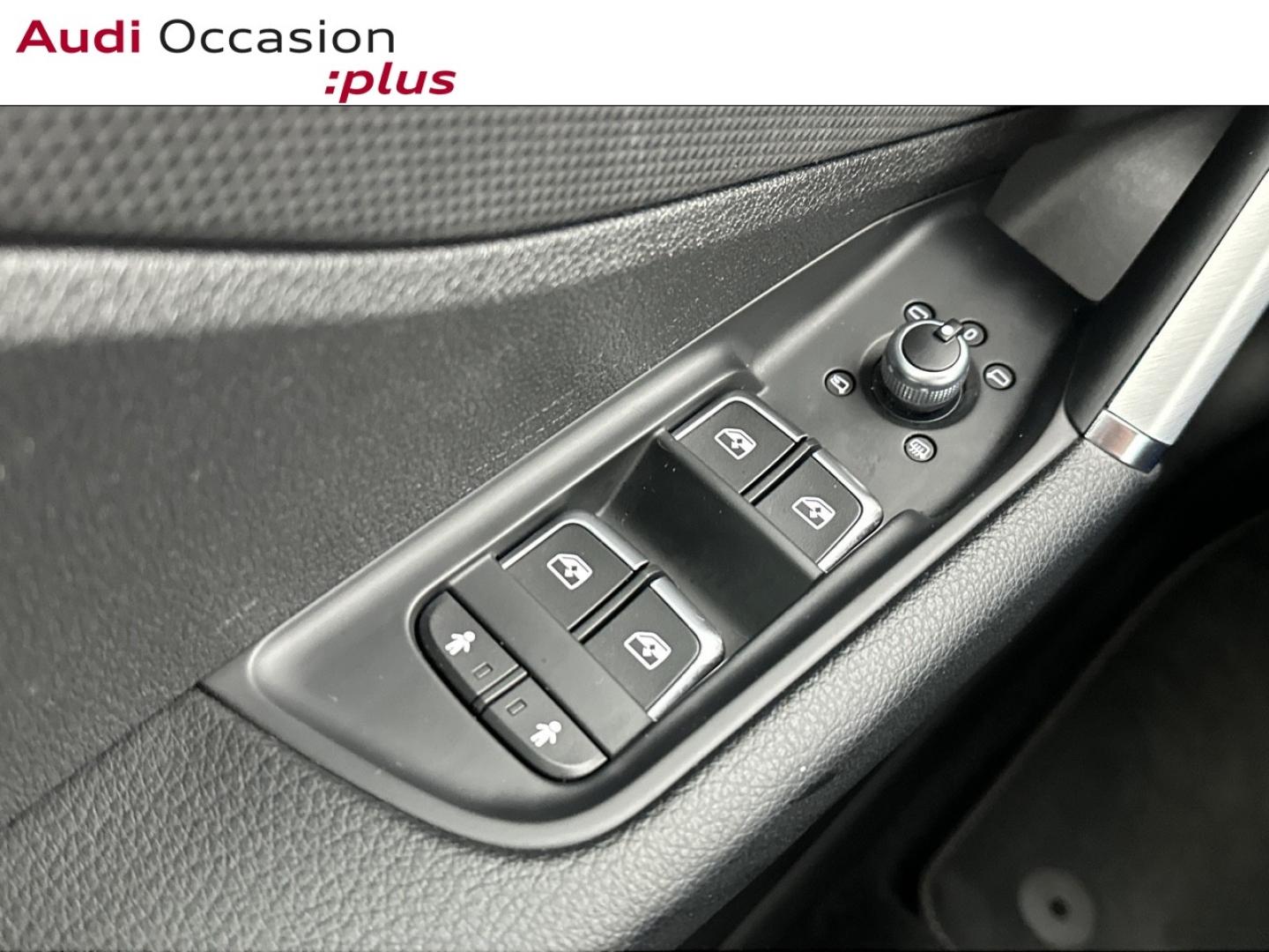 Voitures occasions Audi Q2 S line Paris