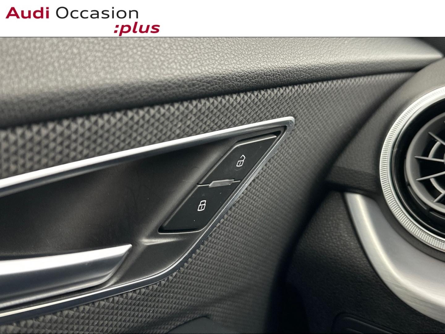 Voitures occasions Audi Q2 S line Paris