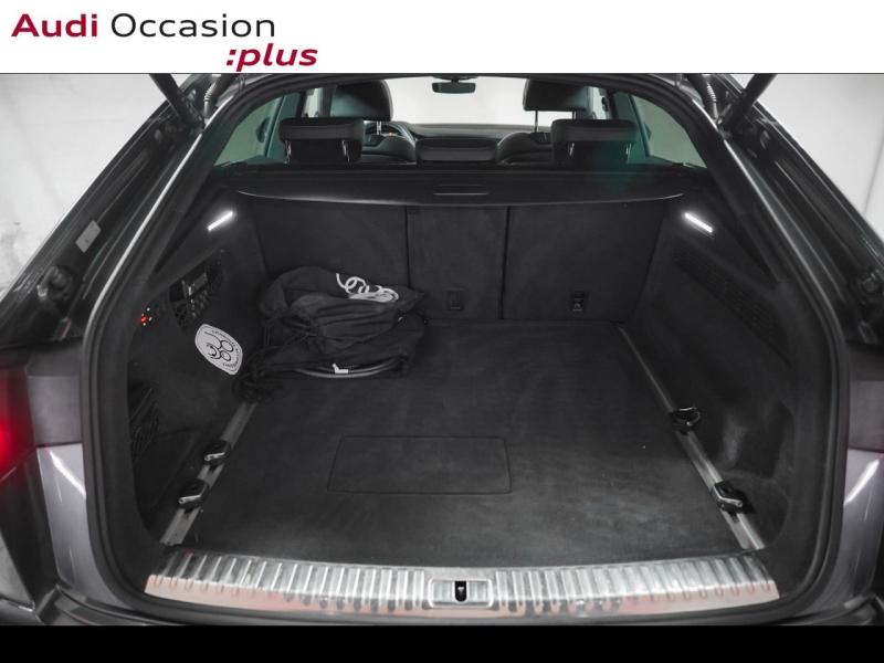 Voitures occasions Audi Q8 S line Paris