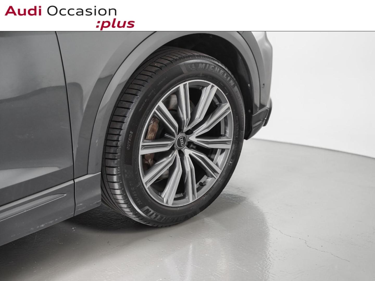 Voitures occasions Audi Q8 S line Paris