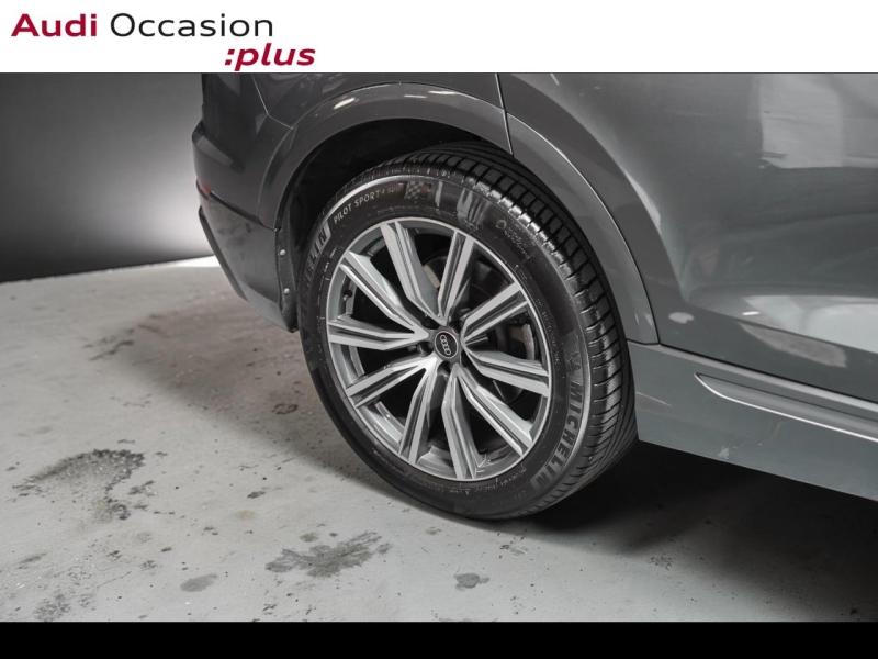 Voitures occasions Audi Q8 S line Paris