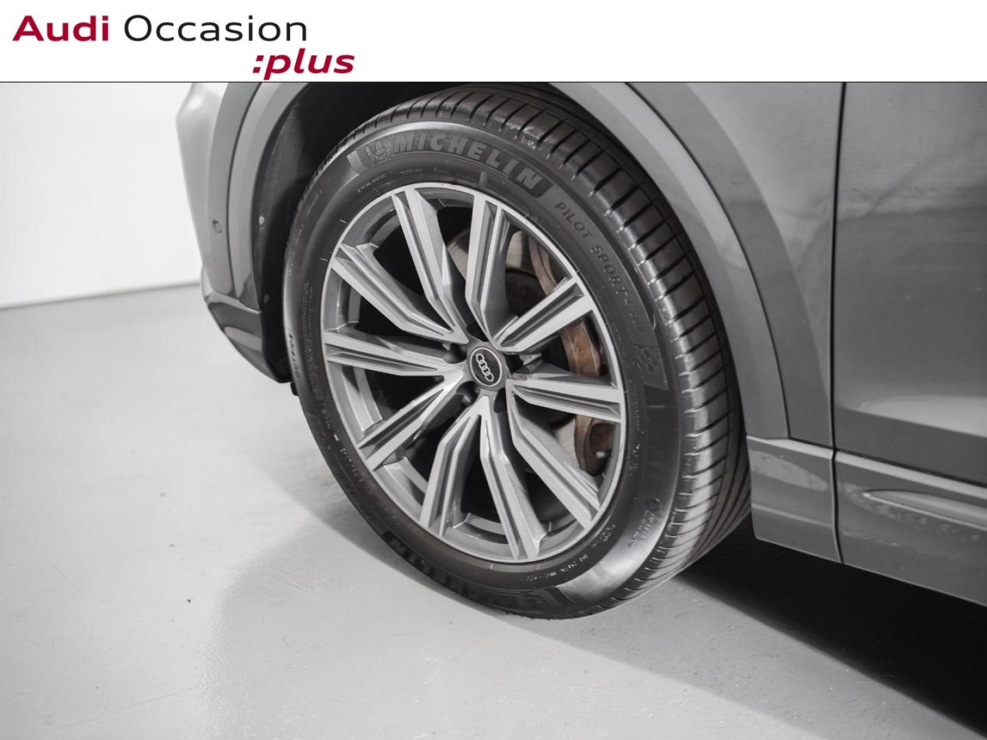 Voitures occasions Audi Q8 S line Paris