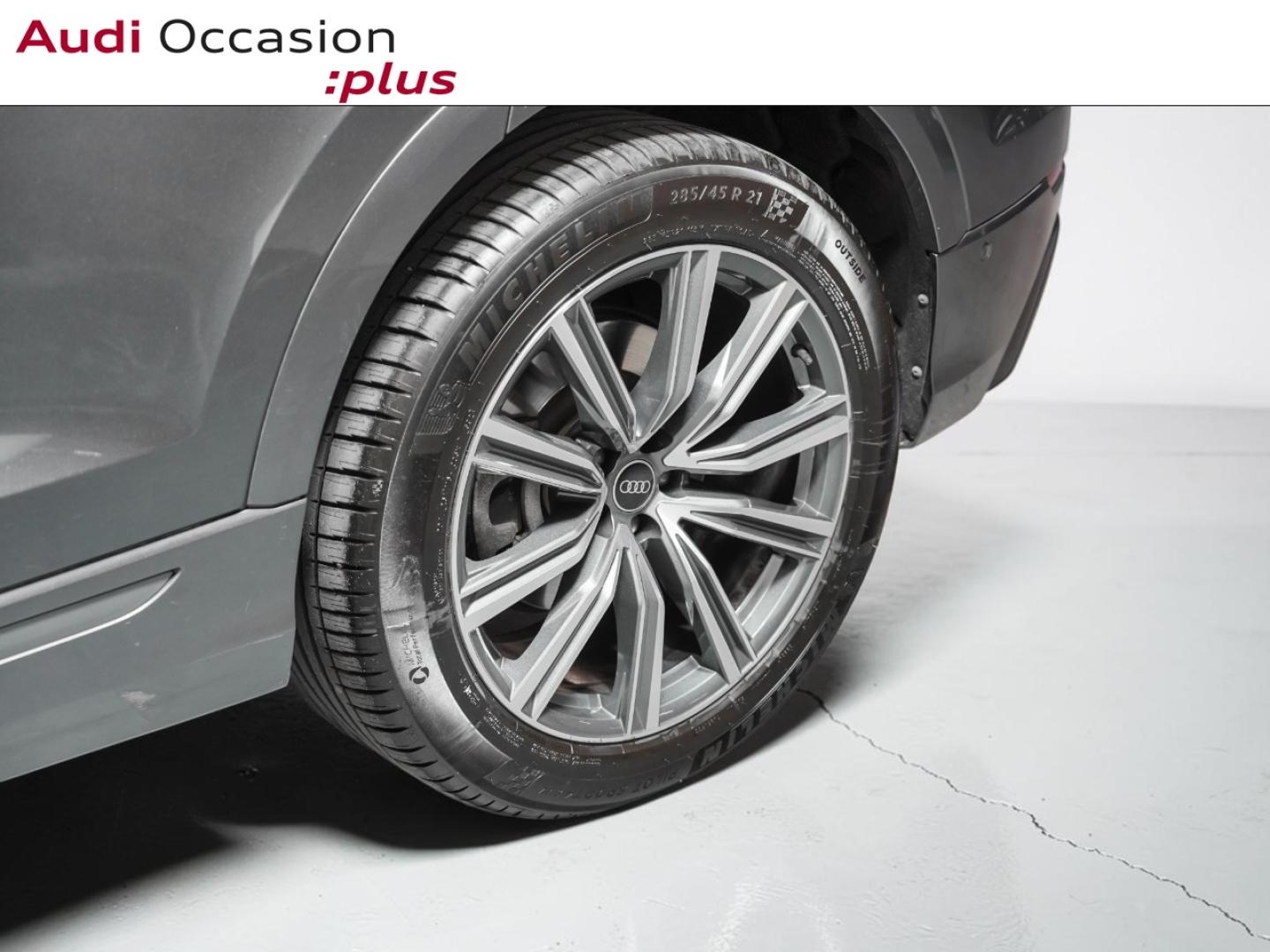Voitures occasions Audi Q8 S line Paris