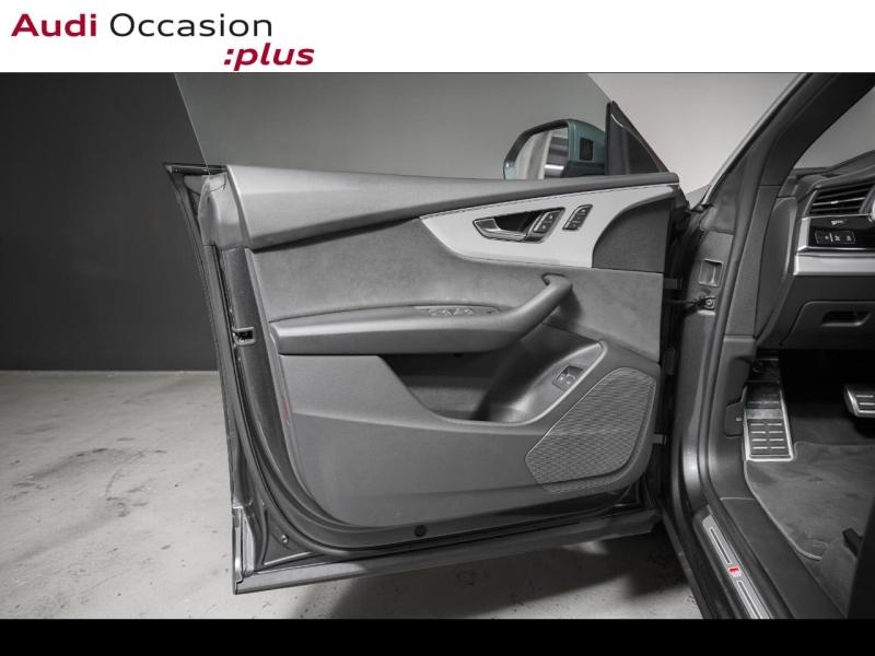 Voitures occasions Audi Q8 S line Paris
