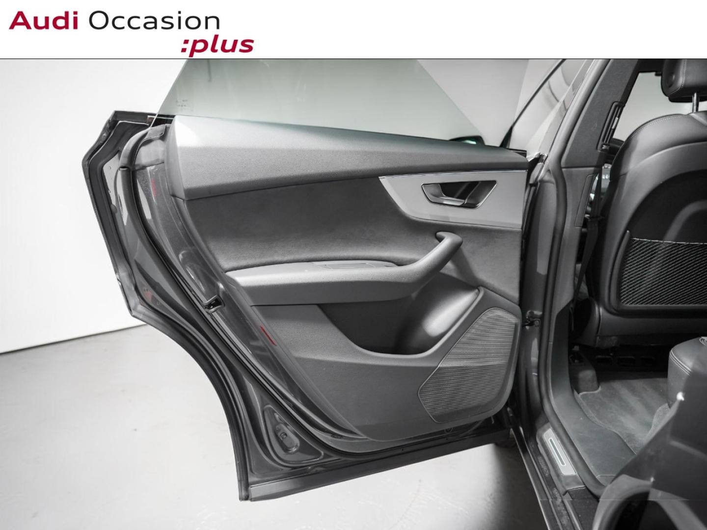 Voitures occasions Audi Q8 S line Paris